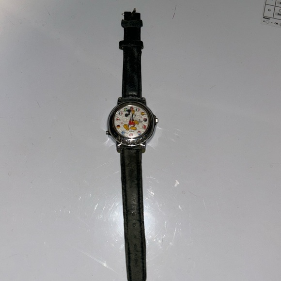Musical Lorus Mickey Mouse World Flag Watch - Picture 1 of 5